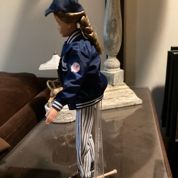 New York Yankee Barbie doll Mattel - Picture 5 of 6